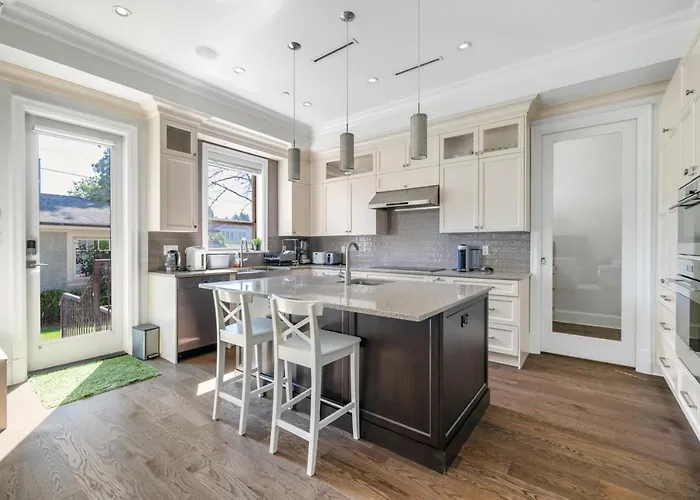 Elegant 2Bd Bastment Room In Van